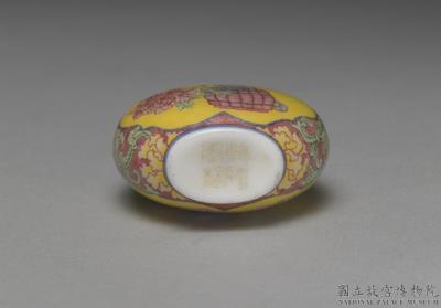 图片[3]-Glass-body painted enamel snuff bottle with a floral design, Qing dynasty, Qianlong reign (1736-1795)-China Archive